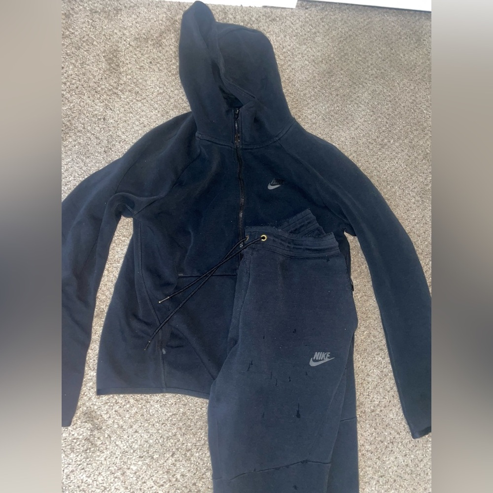 Nike tech “all black” pants and hoodie -included-